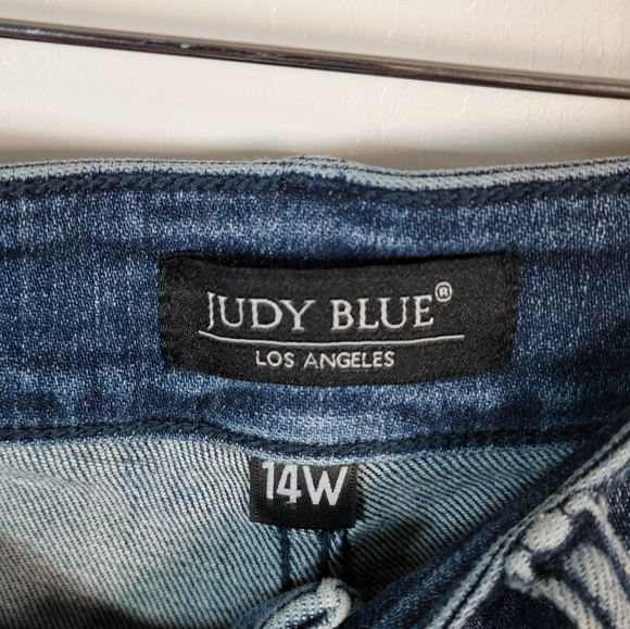 Judy Blue Boyfriend Fit Distressed Jeans Size 14W - Picture 4 of 10